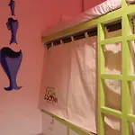 Boracay Box And Ladder Hostel
