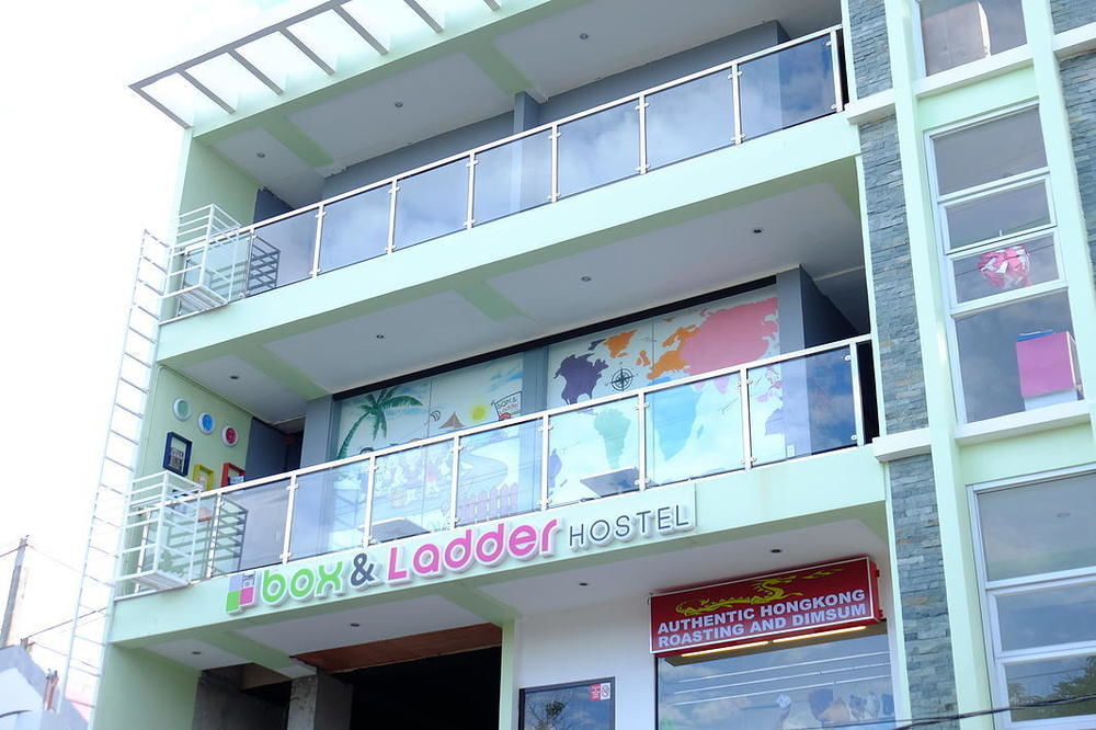 Hotel Boracay Box And Ladder 2*